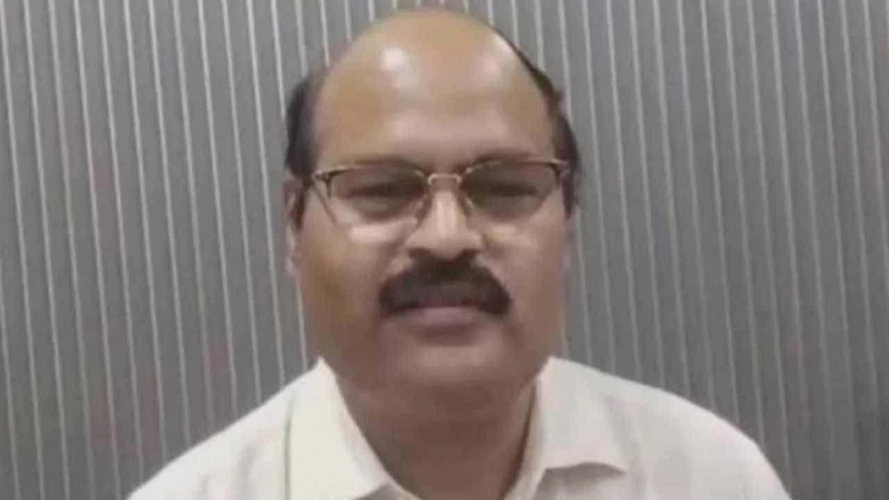 ఒకే వ్యక్తి… రెండు ప్రభుత్వ ఉద్యోగాలు… 33 ఏళ్ల భారీ మోసం బట్టబయలు!