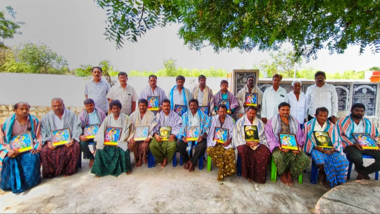 పెనుగొలనులో చేతివృత్తుల కళాకారులకు ఘన సన్మానం