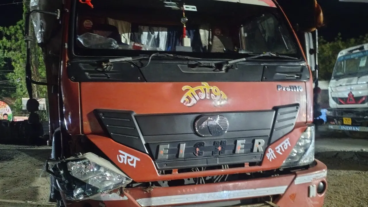 చిట్యాలలో  రోడ్డు ప్రమాదం : యువకుడికి  గాయాలు ​