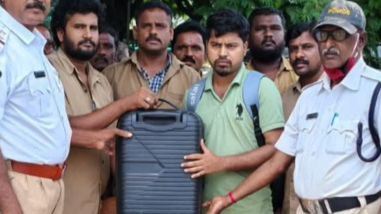 ఒంగోలులో ఆటో డ్రైవర్ నిజాయితీ.. ఆటోలో మర్చిపోయిన సూట్‌కేస్‌ను ప్రయాణికుడికి అప్పగించి ఆదర్శంగా నిలిచిన వైనం!