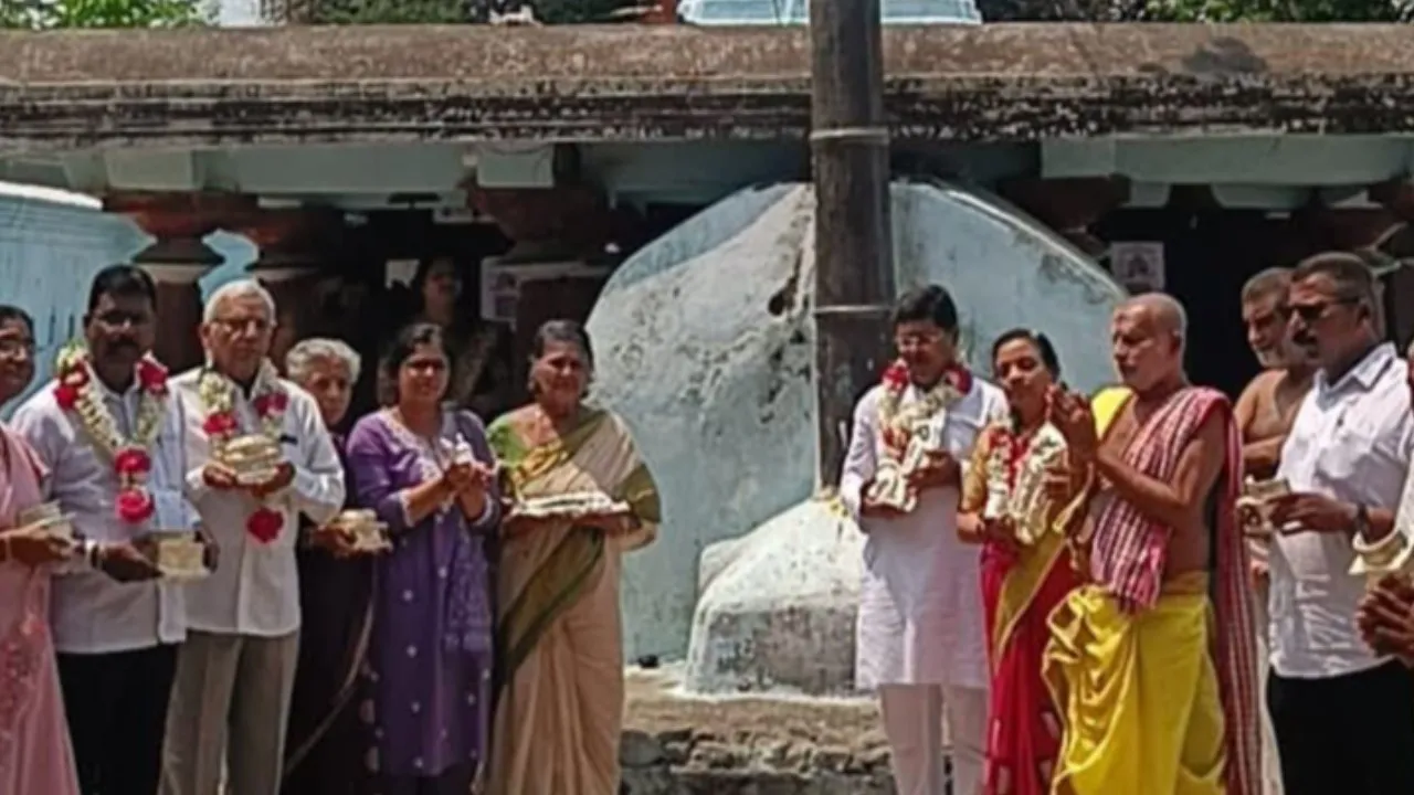 ఇల్లందకుంట రాముడికి రూ. 21 లక్షల వెండి ఆభరణాల కానుక.