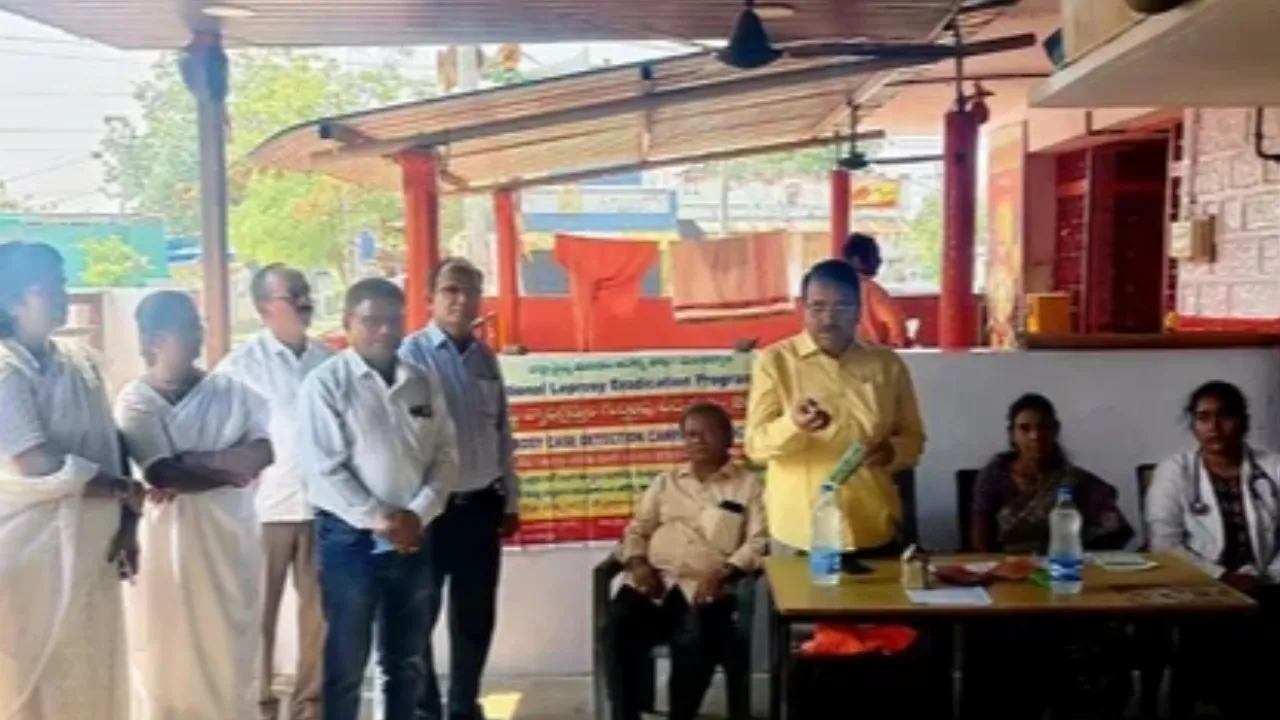 కుష్టు వ్యాధి నిర్ధారణ సర్వేను ప్రారంభించిన కార్పొరేటర్ త్రివేణి