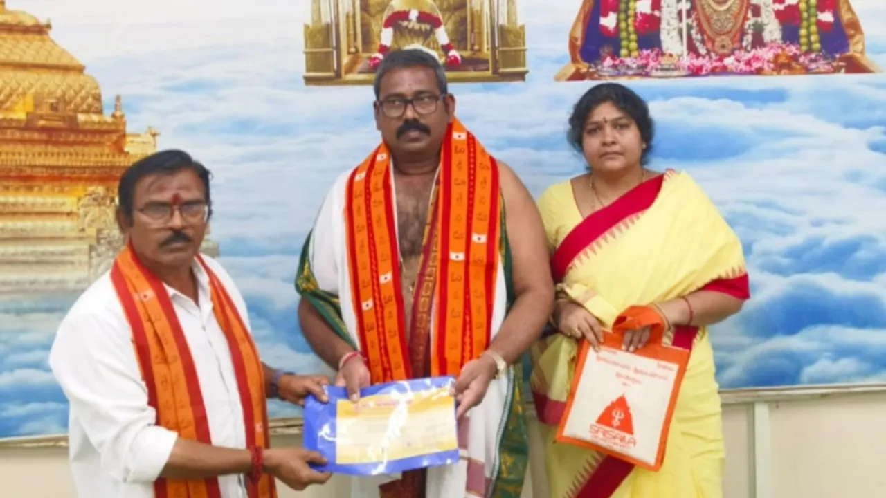 అన్నదాన పథకానికి విరాళం తూర్పుగోదావరి జిల్లా భక్తుడు విరాళం 