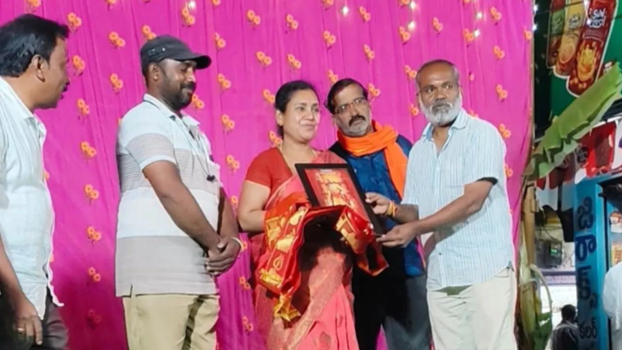 డాక్టర్ ఈశ్వరమ్మ కు హిందూ జాగరణ సమితి వారు సన్మానం 