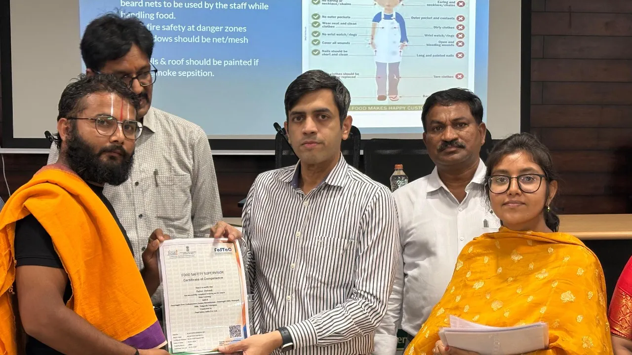 హాస్టళ్లలో పిల్లలకు నాణ్యమైన, సురక్షితమైన ఆహారం అందించాలి