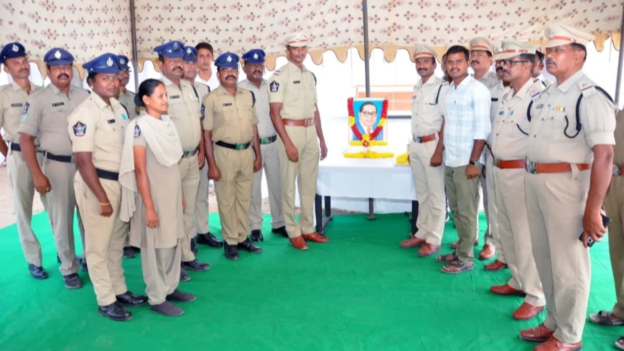 అంబేద్కర్ ఆశయాలను గౌరవిద్దాం..