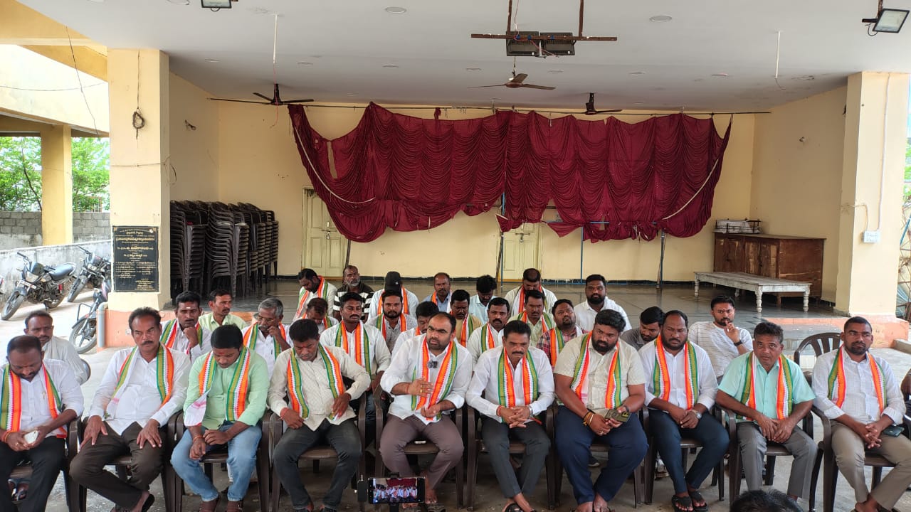 కొప్పుల ఈశ్వర్ వ్యాఖ్యలపై మండిపడ్డ కాంగ్రెస్ శ్రేణులు: ధర్మపురి అభివృద్ధిపై బహిరంగ సవాల్