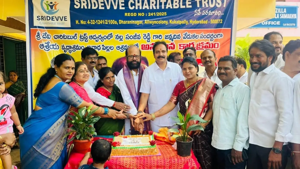 మయూరి నగర్‌లో నల్ల సంజీవ రెడ్డి జన్మదిన వేడుకలు – చిన్నారులతో సేవా కార్యక్రమాలు.
