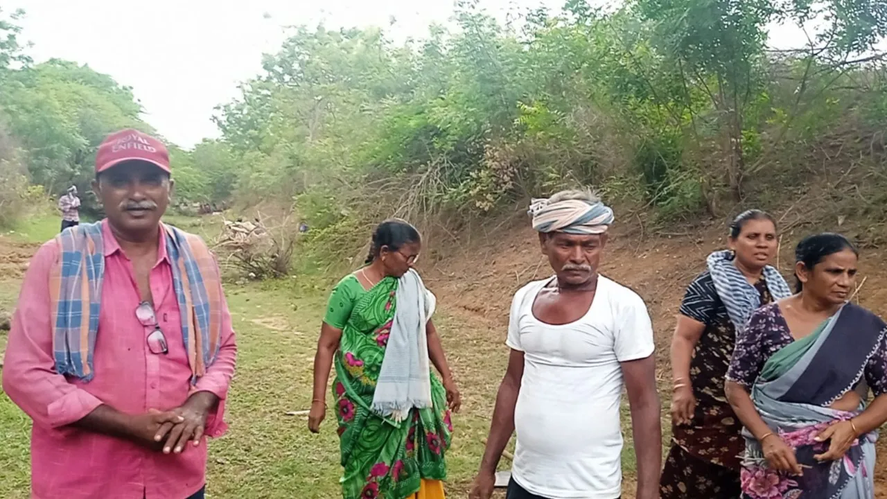 వి.బి.జి. రాంజీ పథకంతో ఉపాధి కోల్పోయిన కార్మికులు