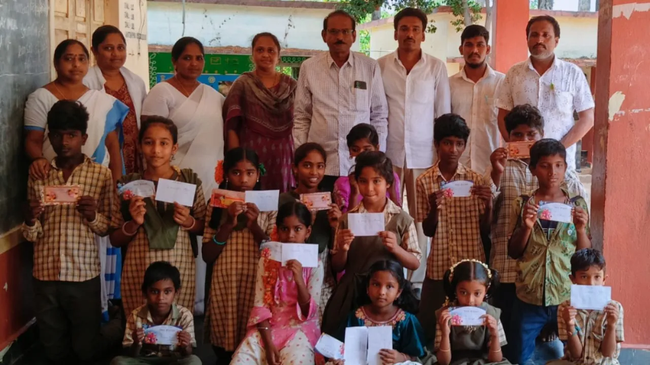 చెన్నా రావు ఆధ్వర్యంలో ప్రోత్సాహక నగదు బహుమతుల పంపిణీ