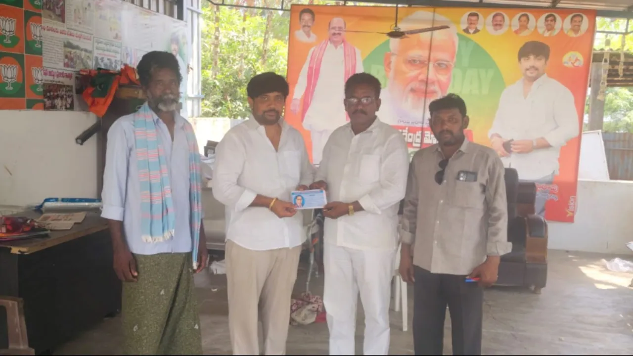 జై భీమ్ భవనానికి రూ.25 వేల విరాళం.. 