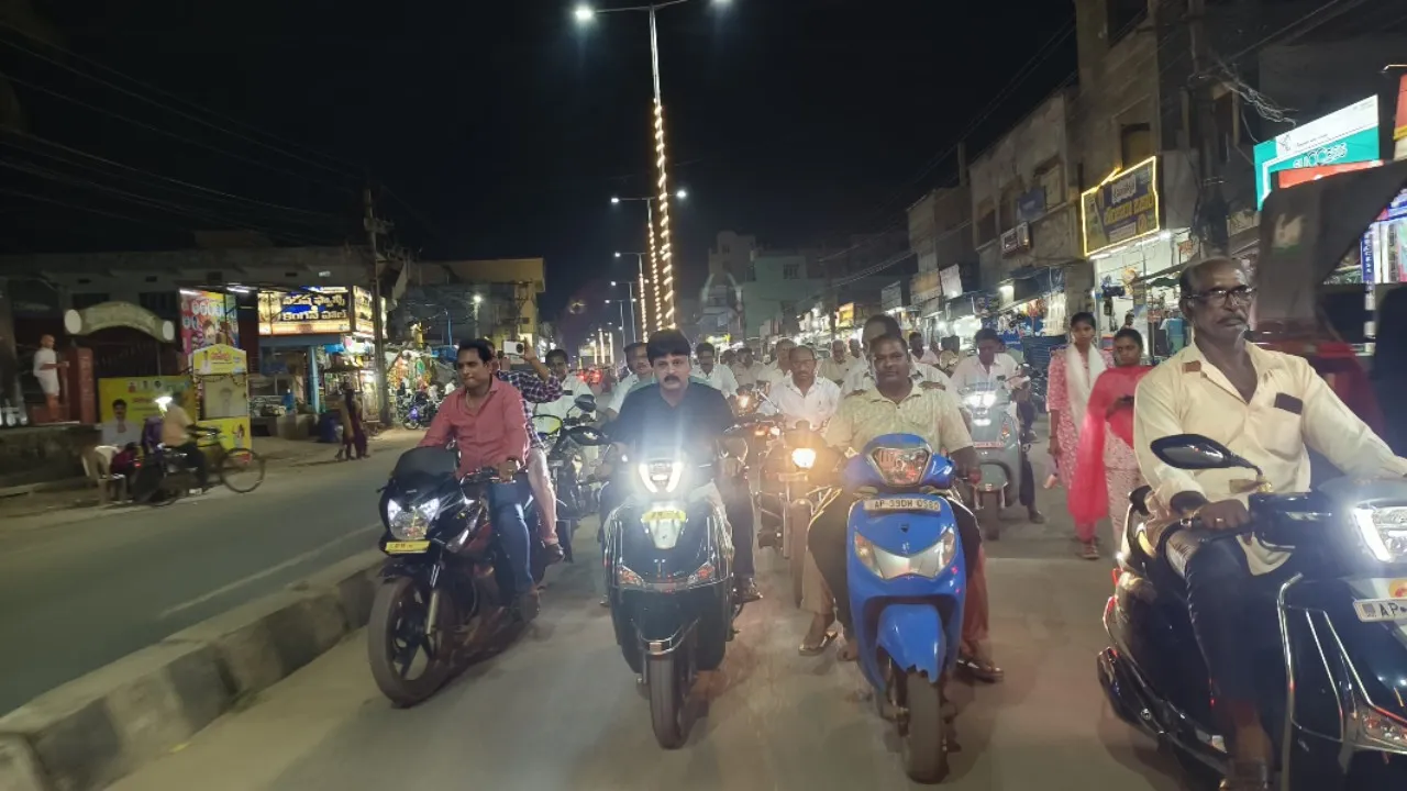 ఇంధన పొదుపులో ఎమ్మెల్యే సొంగా రోషన్ కుమార్ ఆదర్శం