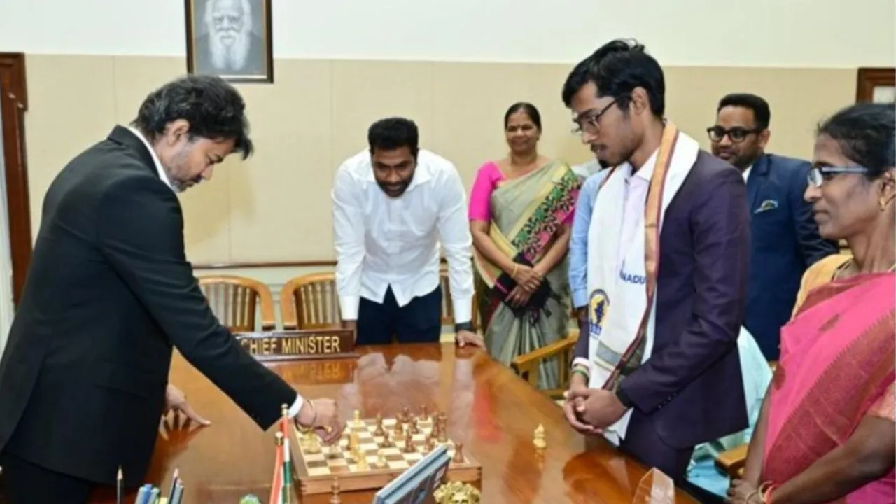 నార్వే చెస్ విజేత ప్రజ్ఞానందకు రూ.50 లక్షల బహుమతి   యువ గ్రాండ్‌మాస్టర్‌ను సత్కరించిన తమిళనాడు సీఎం విజయ్