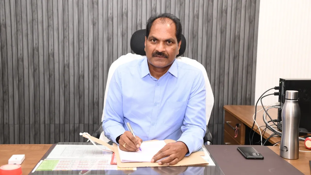 ​ఎల్.పి.జి. వినియోగదారులు బ్యాంకు ఖాతాలను ఆధార్‌తో అనుసంధానం చేసుకోవాలి  జిల్లా అదనపు కలెక్టర్ (రెవెన్యూ) వి.రాములు