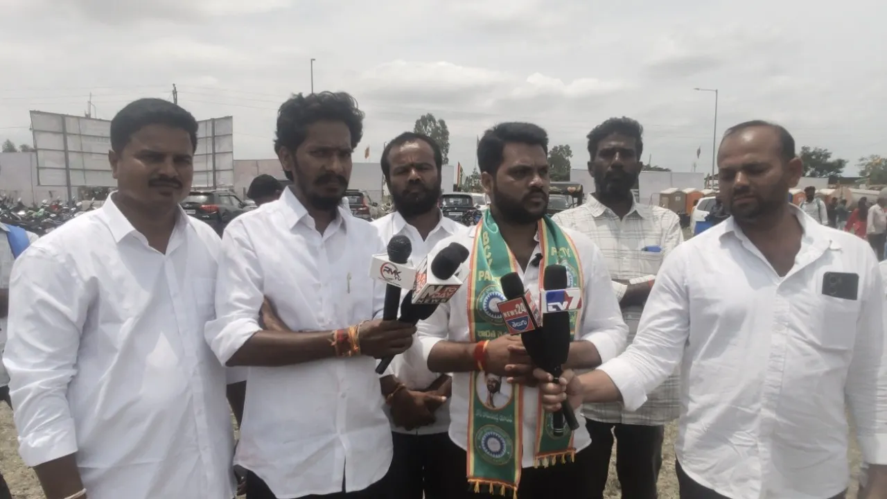 బోడే రామచంద్ర యాదవ్ జన్మదినం సందర్భంగా మెగా జాబ్ మేళా ఏర్పాటు