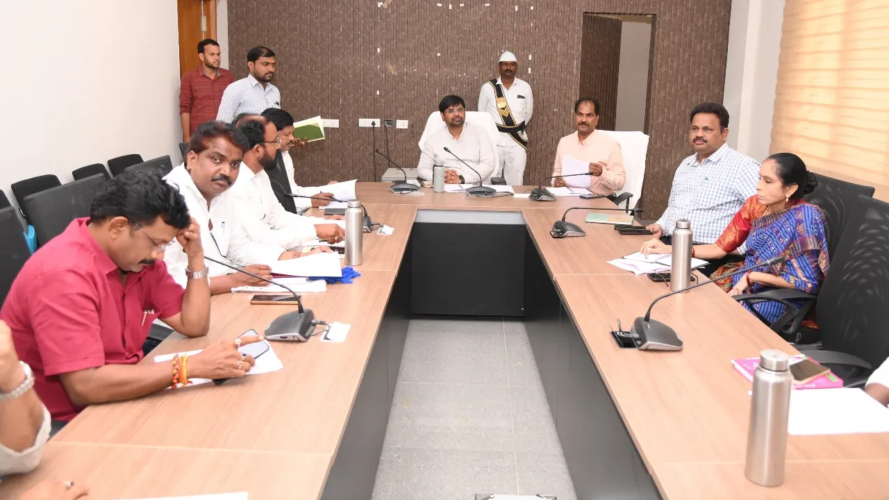 ​మంచిర్యాల జిల్లాలో పకడ్బందీగా ఓటరు జాబితా సవరణ: కలెక్టర్ కుమార్ దీపక్