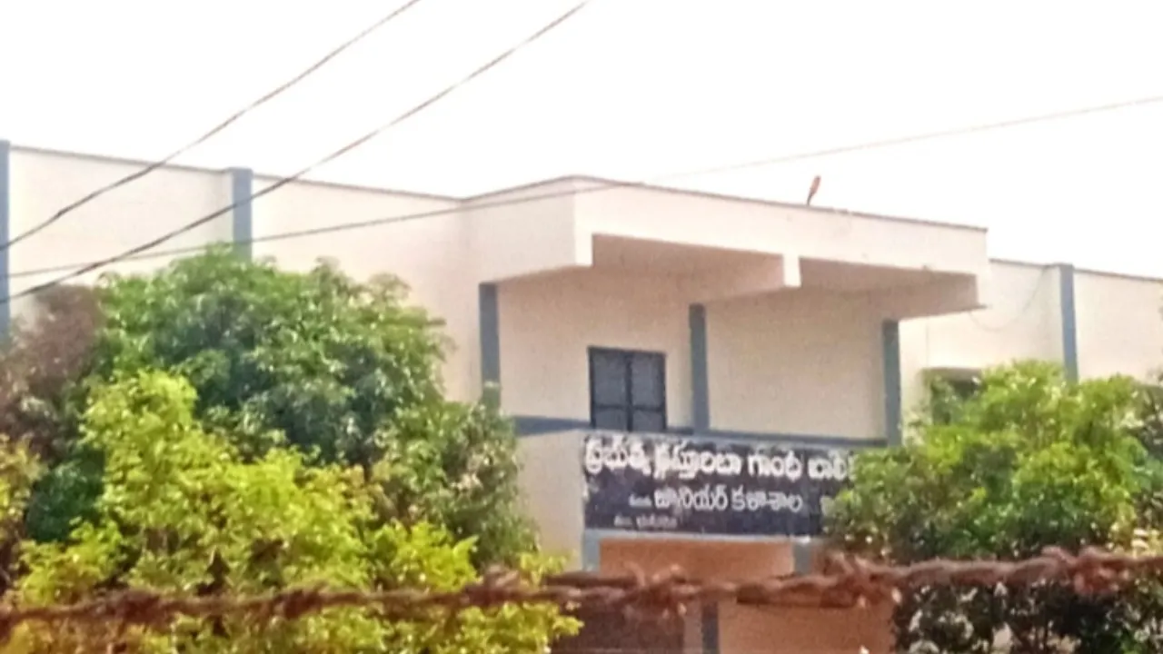 సమస్యల వలయాల్లో భువనగిరి కేజీ బీవీలో నీటి కొరత, అధికారులు వచ్చి వెళుతున్నా - సమస్యలు యథాతథం