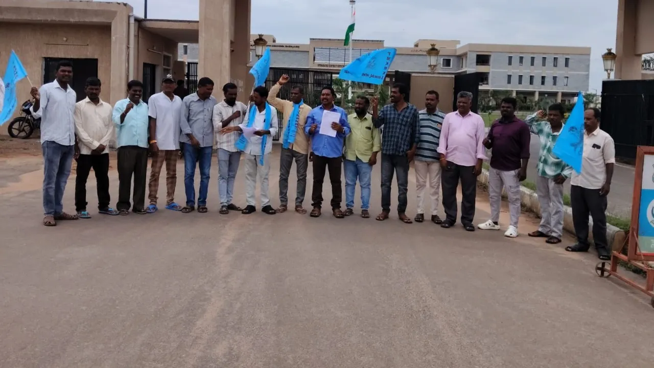 ​మత్స్య సొసైటీల ఖాతాల్లో నేరుగా నగదు జమ చేయాలి