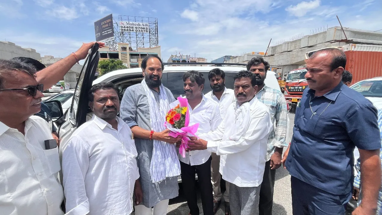 మంత్రి  ఉత్తమ్ కుమార్ రెడ్డి ఘన స్వాగత