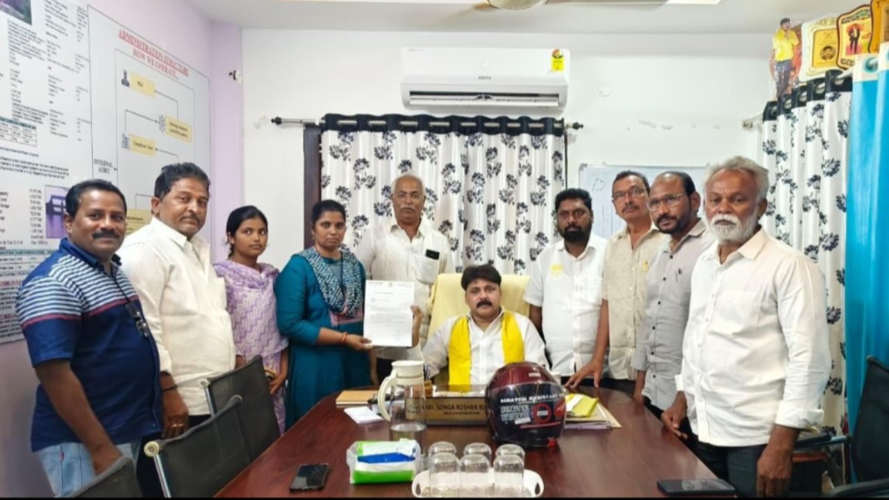 తీవ్ర అనారోగ్యంతో బాధపడుతున్న మహిళకు ఎమ్మెల్యే సొంగా రోషన్ కుమార్ అండ