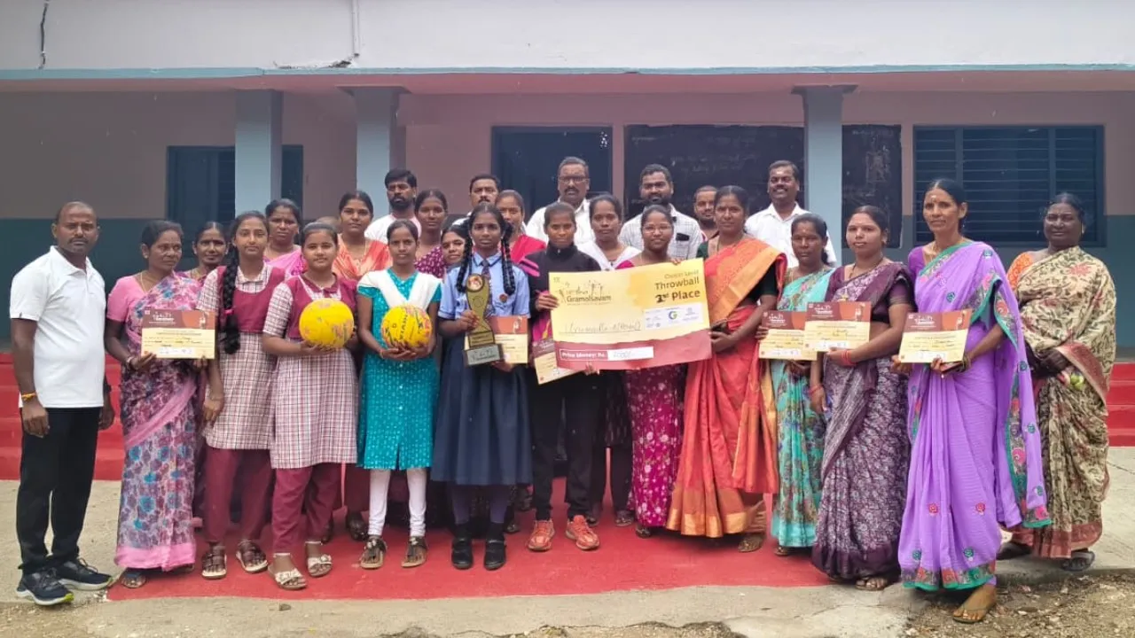 జిల్లా స్థాయి మహిళ త్రో బాల్‌లో ఉరుమడ్లకు ద్వితీయ స్థానం  ​