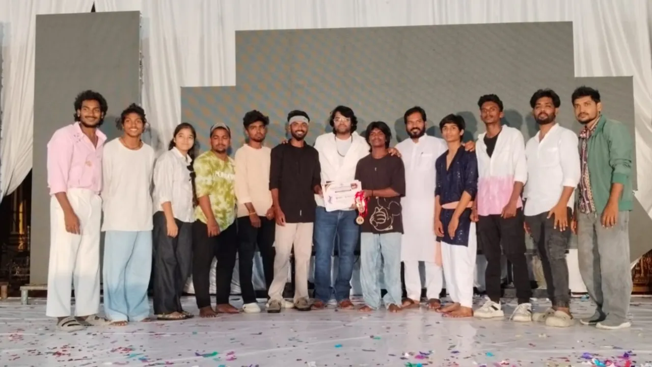 స్వస్తిక్ డాన్స్ అకాడమీ విద్యార్థులకు ఘన అభినందనలు..