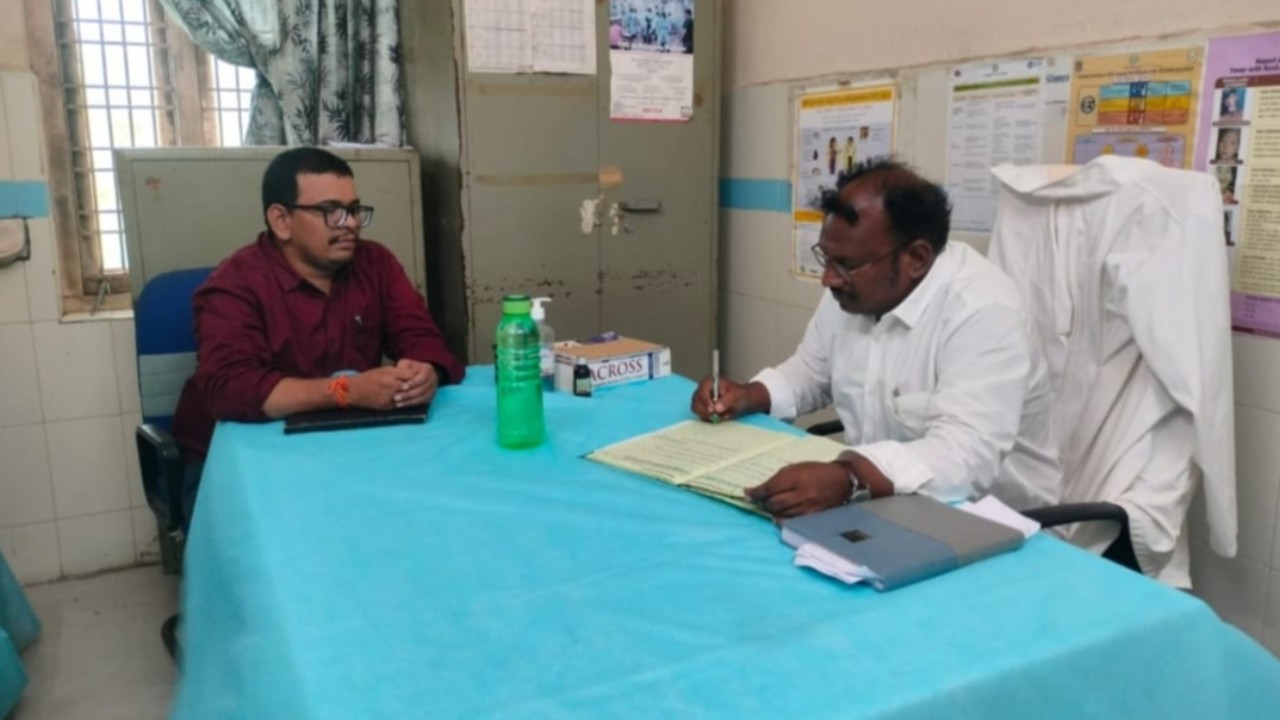 మాటూరుపేట ప్రాథమిక ఆరోగ్య కేంద్రాన్ని సందర్శించిన డీఎంహెచ్‌వో డాక్టర్ వేణుమాధవ్