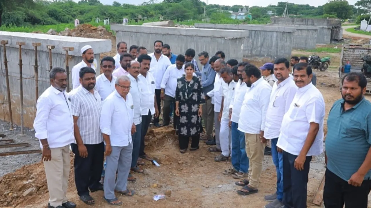 కంఠాయపాలెం బ్రిడ్జి పరిశీలించిన  ఎమ్మెల్యే