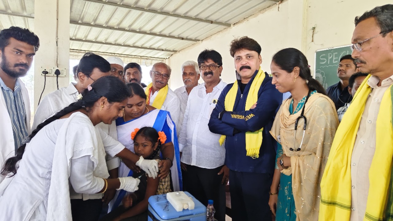 వ్యాక్సిన్లు భవిష్యత్ ఆరోగ్య భద్రతకు రక్షణ కవచం: ఎమ్మెల్యే సొంగా రోషన్ కుమార్