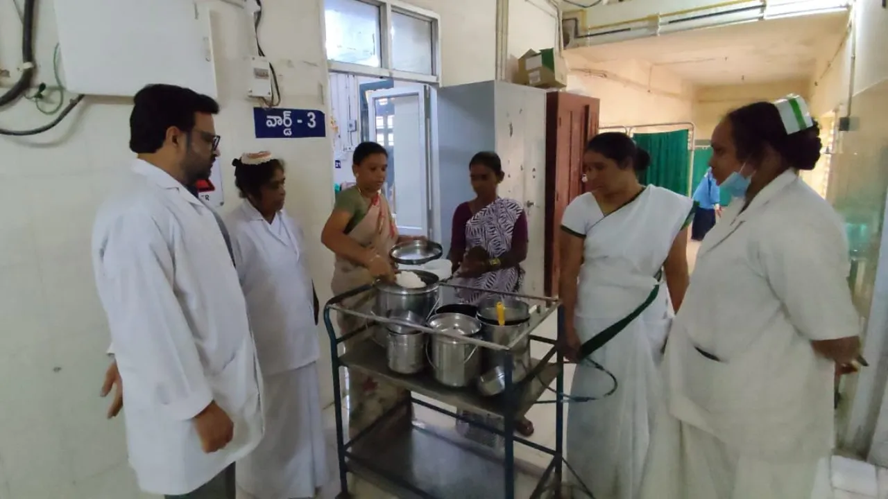 ప్రభుత్వ ఆసుపత్రిలో రోగులకు నాణ్యమైన మధ్యాహ్న భోజనం...