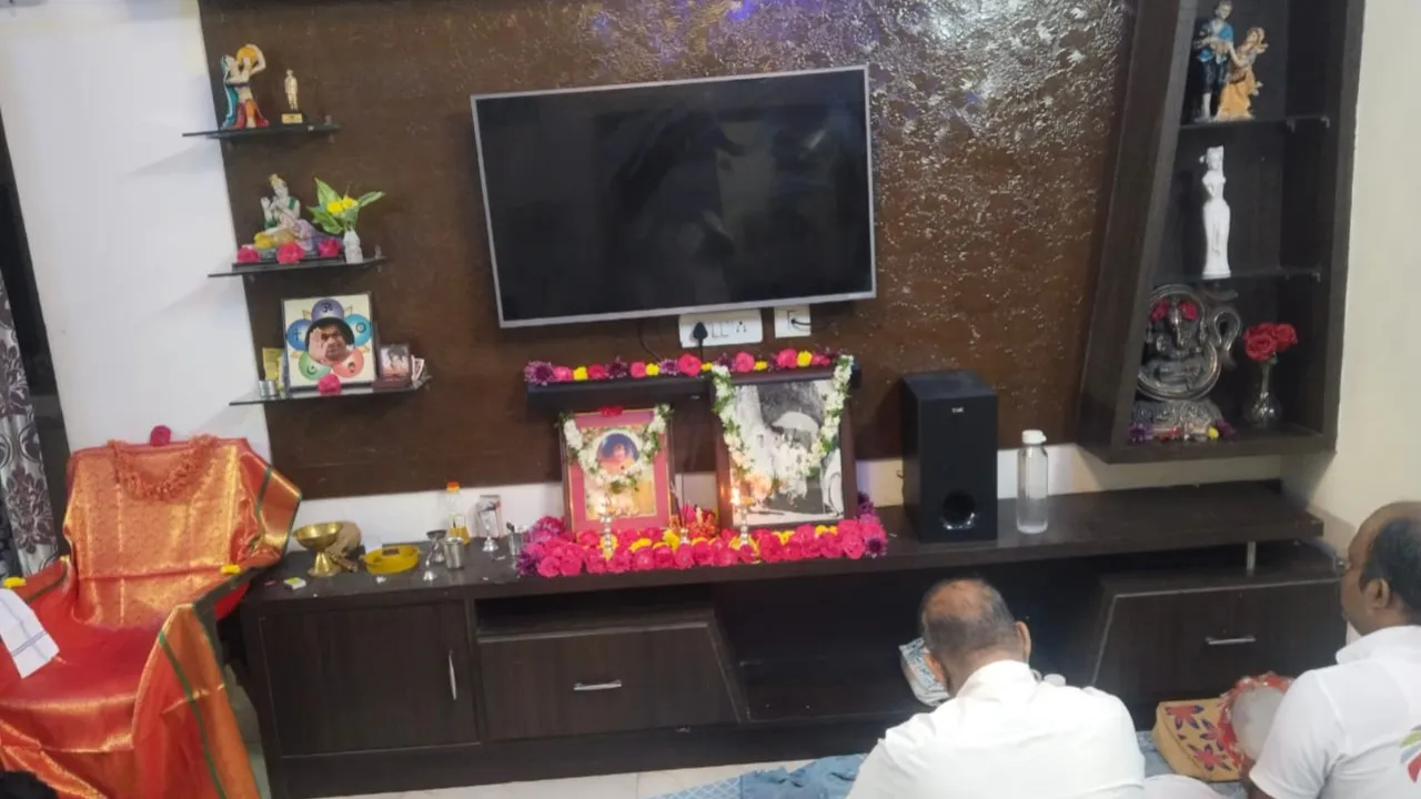 భగవాన్ శ్రీ సత్య సాయి సేవా సమితి గచ్చిబౌలి ఆధ్వర్యంలో-భగవాన్ శ్రీ సత్య సాయి బాబా స్వరార్చన కార్యక్రమం.......