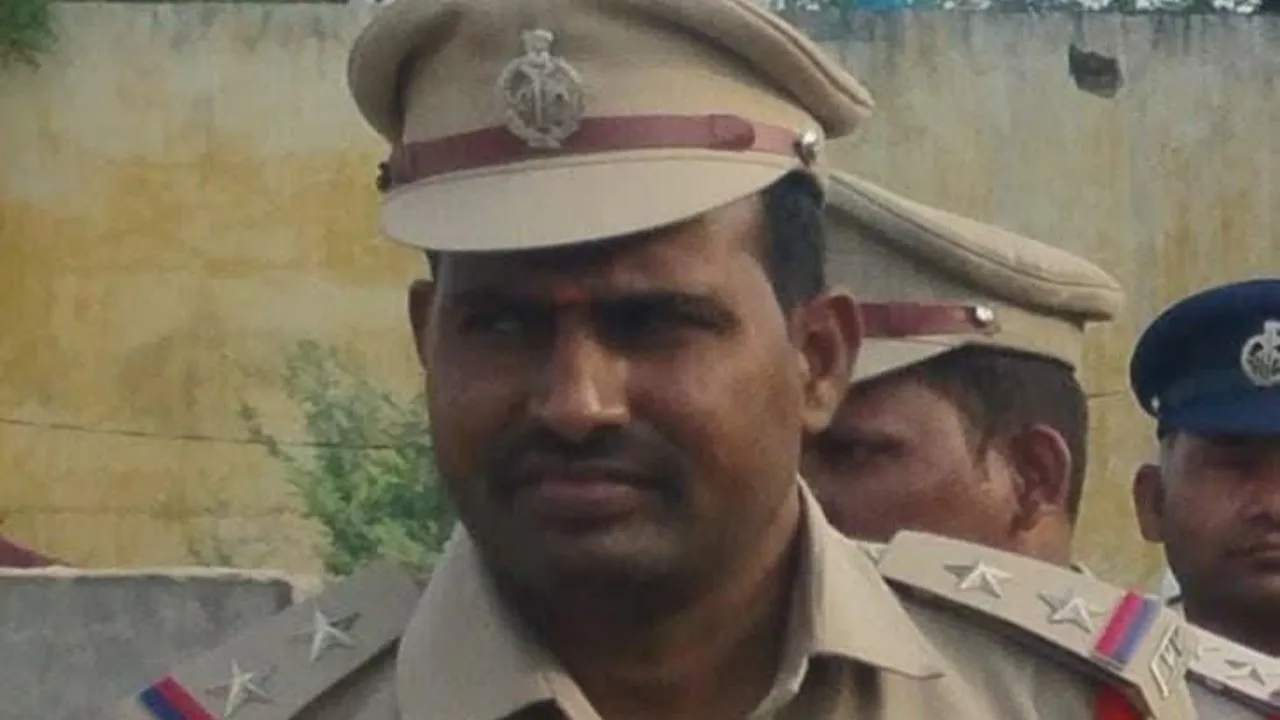 పల్నాడు జిల్లా   కారంపూడి ఎస్సై వాసు సస్పెండ్... 