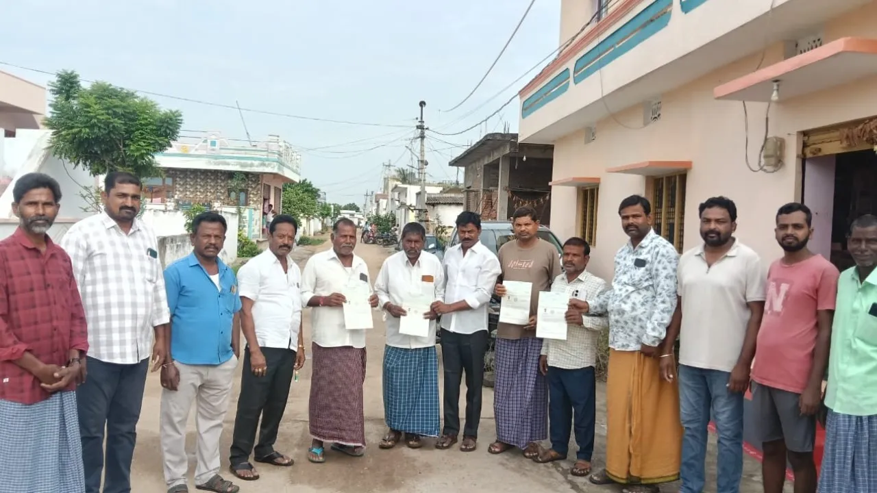 ముఖ్యమంత్రి సహాయ నిధి  చెక్కుల పంపిణీ   