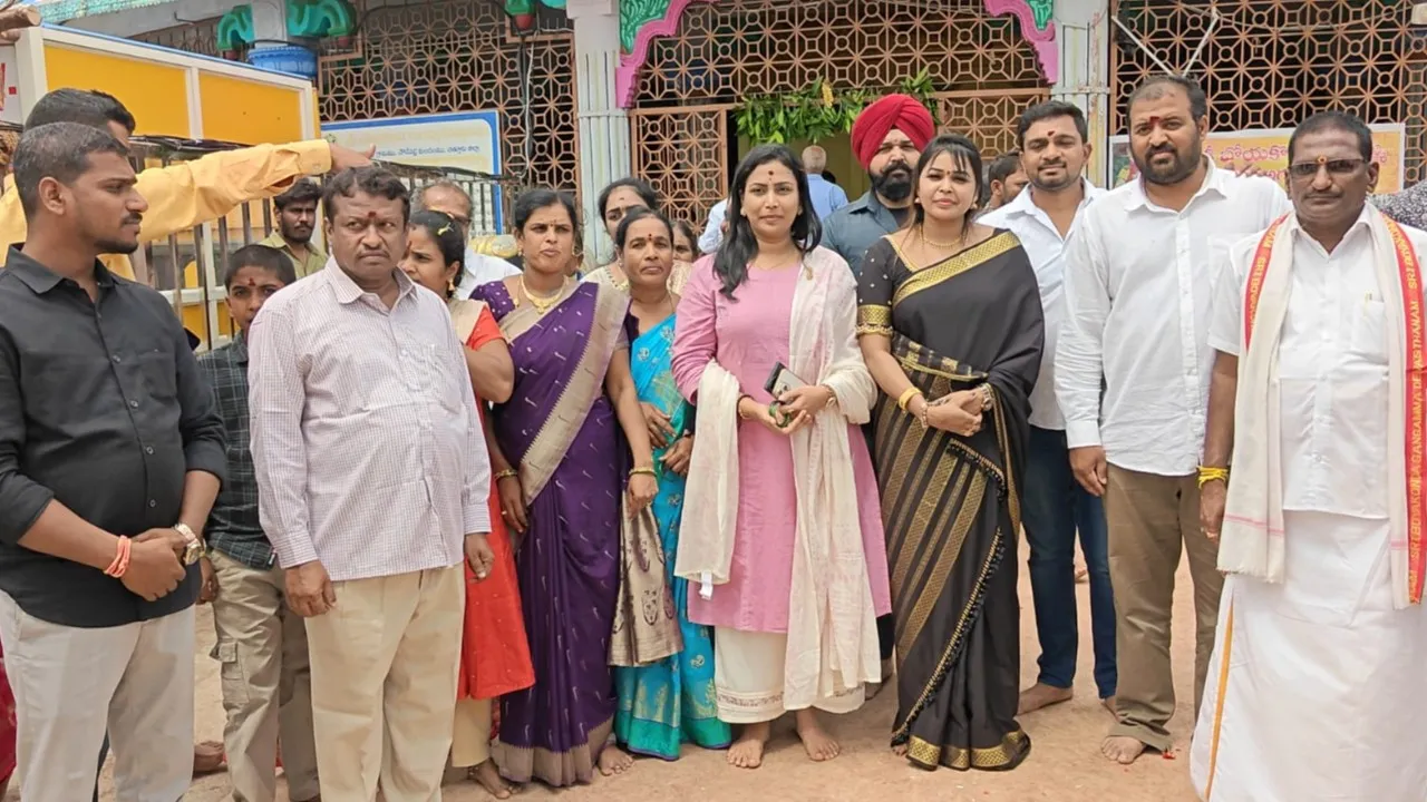 శ్రీ బోయకొండ గంగమ్మను దర్శించుకున్న కర్ణాటక హైకోర్టు జడ్జి...