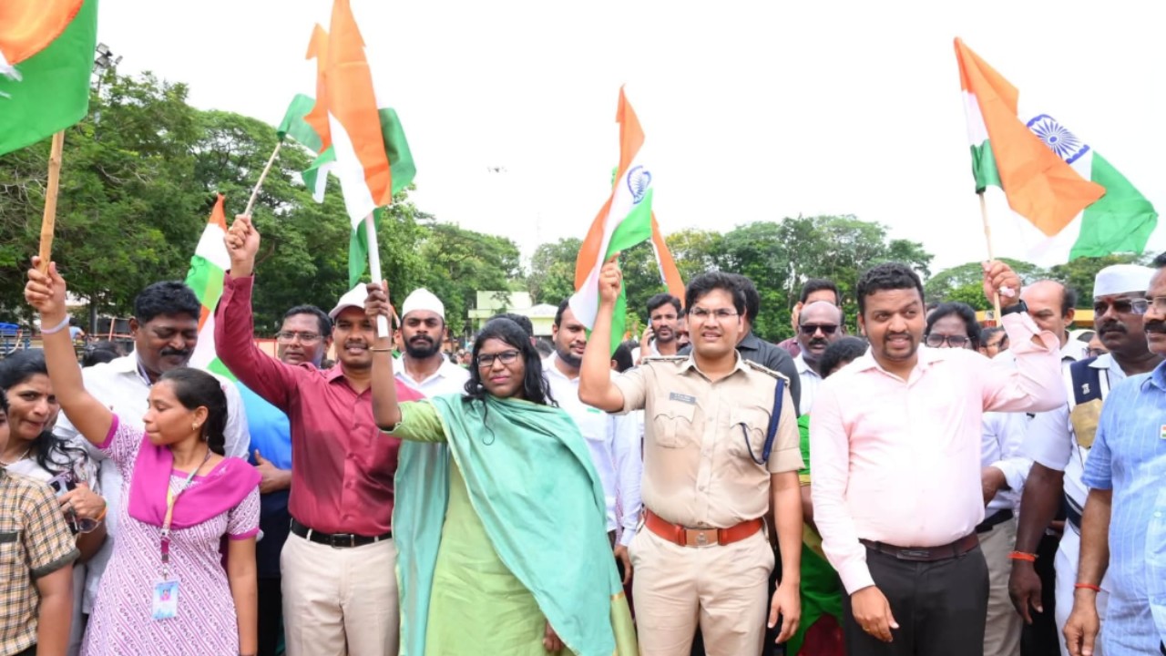 ఏలూరు జిల్లాలో ఘనంగా హర్ ఘర్ తిరంగా సైకిల్ ర్యాలీ