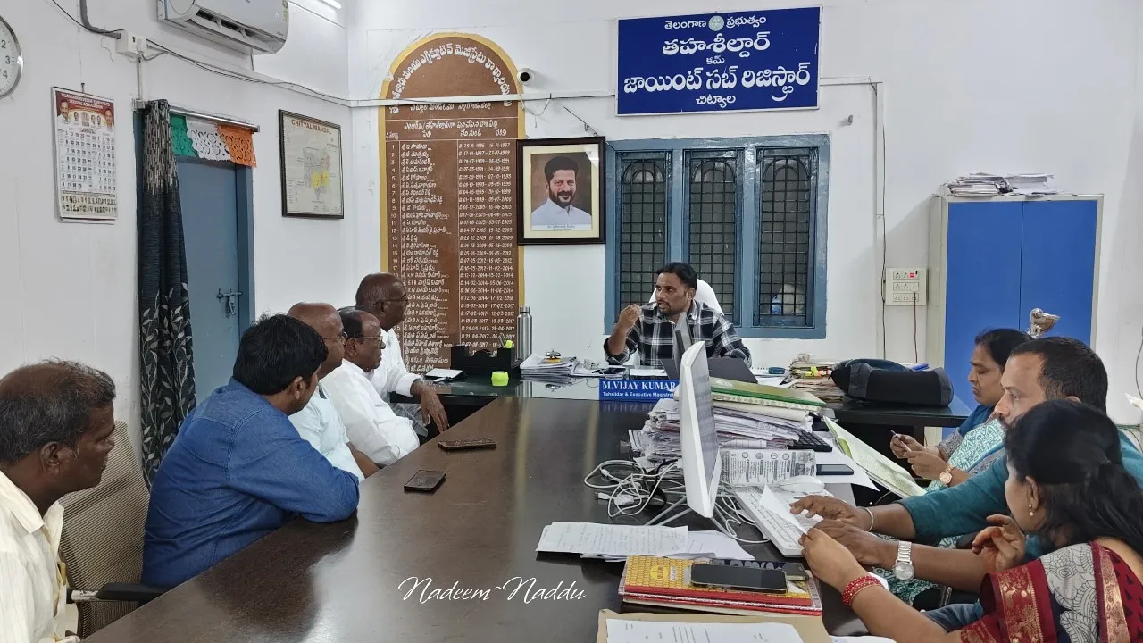 వాల్టా చట్టం ప్రకారమే బోర్లు వేయాలి :  తహశీల్దార్ విజయ్ కుమార్ 