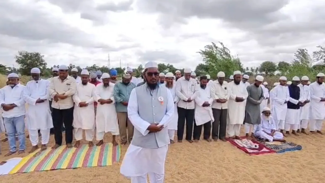 వర్షాలు పడాలని ముస్లిం ప్రార్ధనలు 