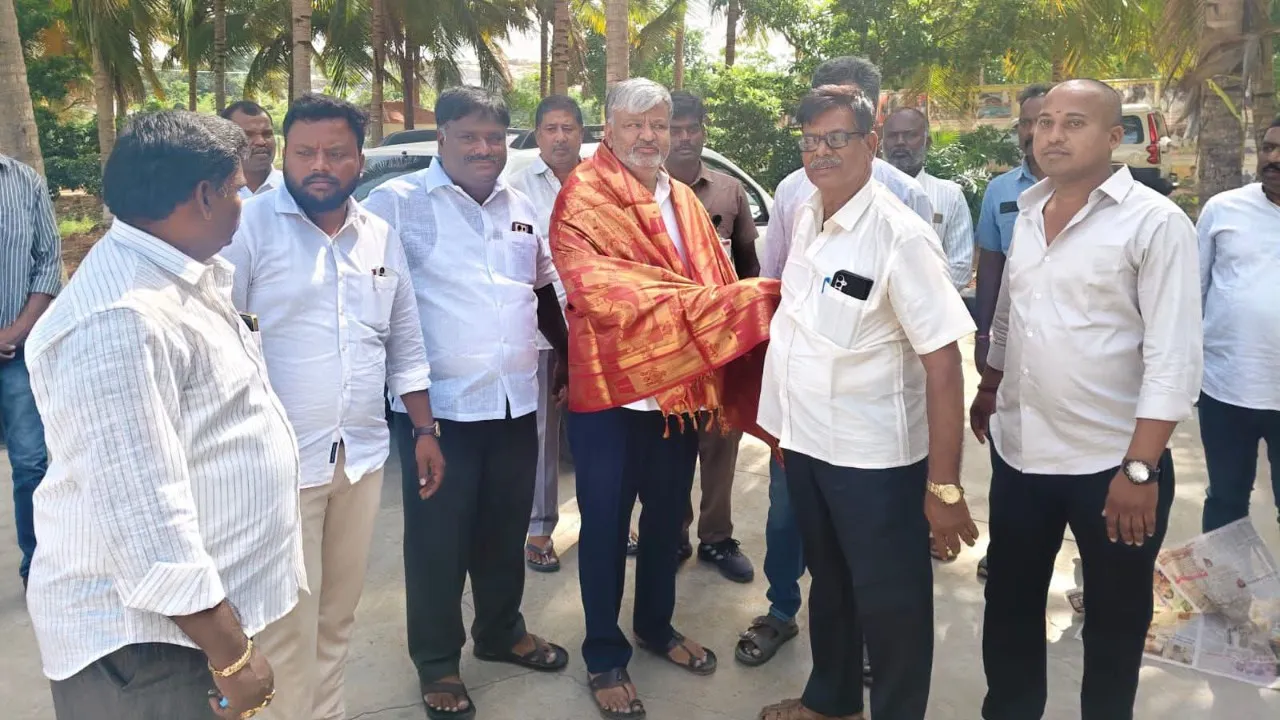పుంగునూరు టిడిపి పార్టీ ఇంచార్జ్ చల్లా రామచంద్ర రెడ్డి ప్రజా దర్బార్