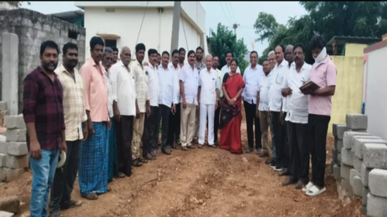 అంబారుపేట అభివృద్ధికి మరో ముందడుగు.. మట్టి రోడ్లకు గుడ్‌బై