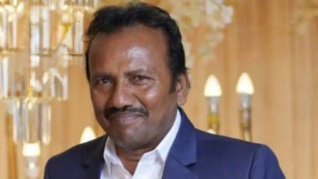 రిటైర్మెంట్ డబ్బుల విషయంలో గొడవ.. భర్తను రోకలిబండతో కొట్టి భార్య హత్య
