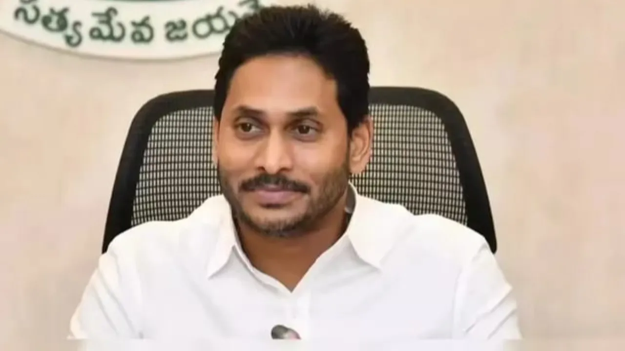 గల్లంతైన మత్స్యకారుల కోసం గాలింపు ముమ్మరం చేయాలి: జగన్ డిమాండ్