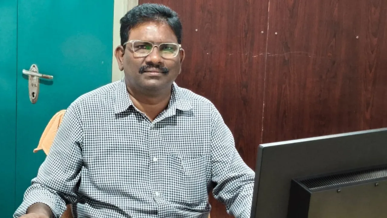 తిరువూరు నూతన సబ్‌ రిజిస్ట్రార్‌గా ఎస్‌ఎన్‌వీ సత్యనారాయణ బాధ్యతల స్వీకరణ