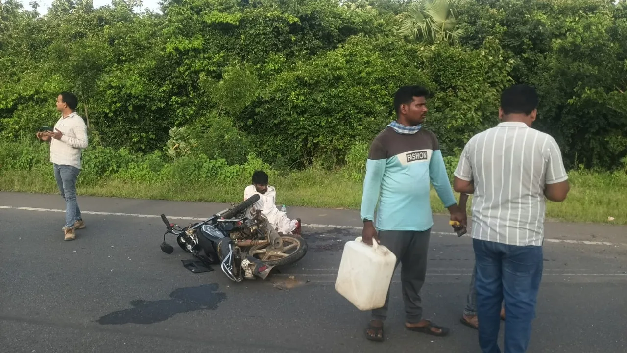 గూడూరు–నర్సంపేట జాతీయ రహదారిపై రోడ్డు ప్రమాదం.....