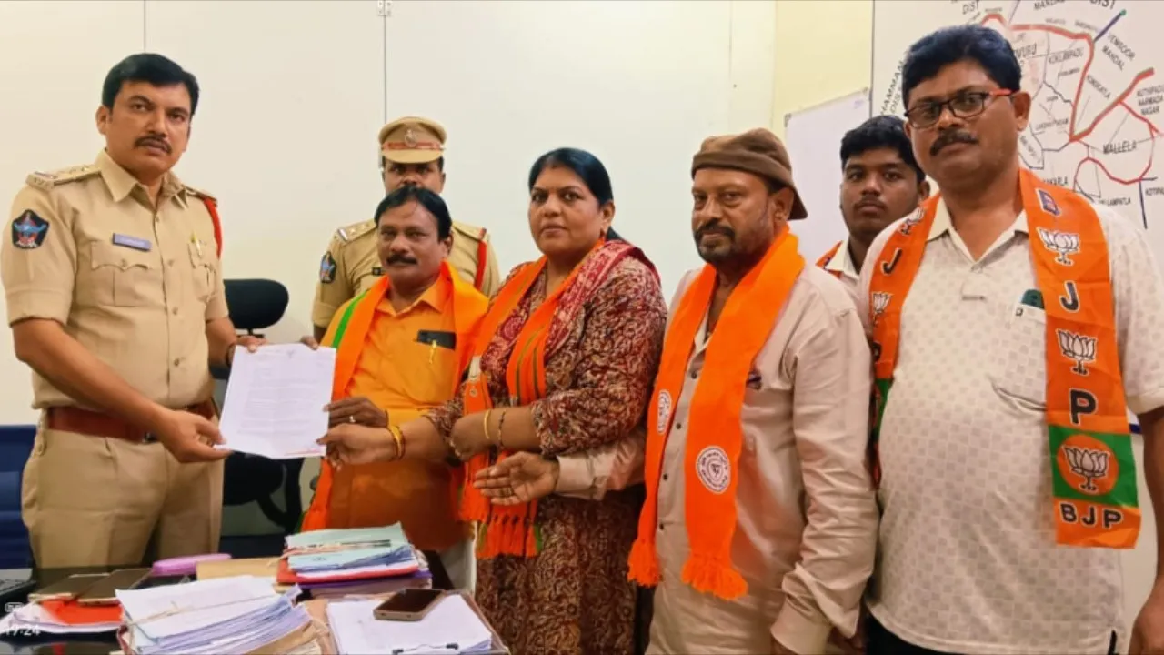 లవ్ జిహాదీ సాధిక్‌ను కఠినంగా శిక్షించాలి..