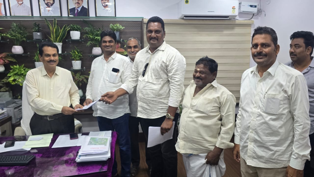 రైతుల అనుమతి లేకుండా విల్లా ప్రాజెక్టుకు అనుమతులపై ఫిర్యాదు