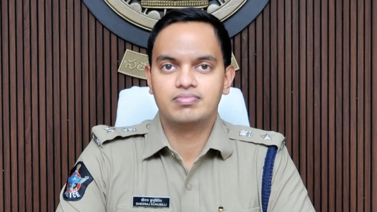 మసీదుల వద్ద పటిష్ట బందోబస్తు
