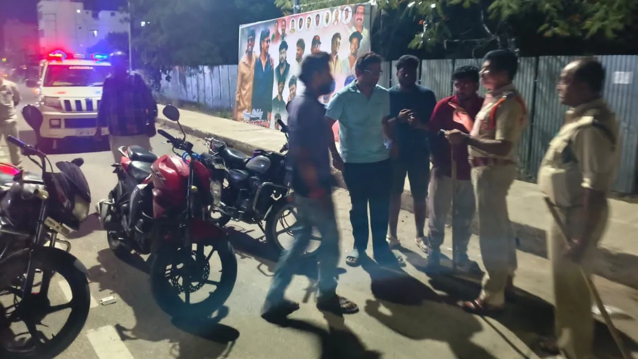 వాహనాలు తనిఖీలు జరిమానా విధింపు 