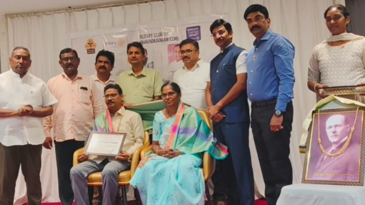 రోటరీ క్లబ్ బెస్ట్ టీచర్లుగా దేవరపల్లి ఉపాధ్యాయులు