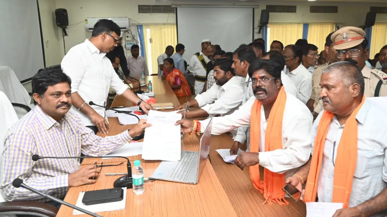 టీటీడీ కళ్యాణ మండపం పేరుతో భూమి మ్యుటేషన్ చేయాలి