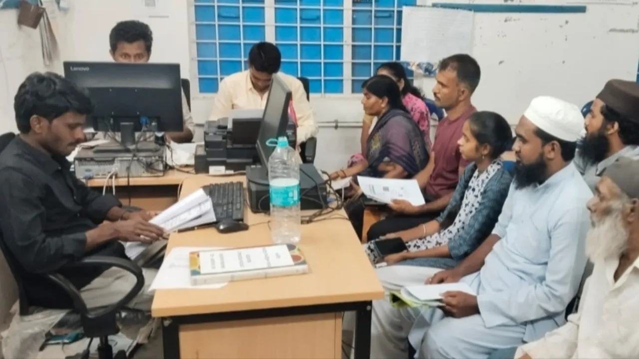 పెన్షన్ అప్లికేషన్లకు విశేష స్పందన....